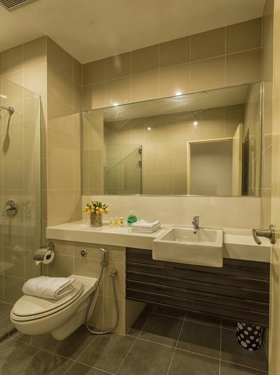 Luxfort 118 Service Suites Tanjung Tokong Room photo