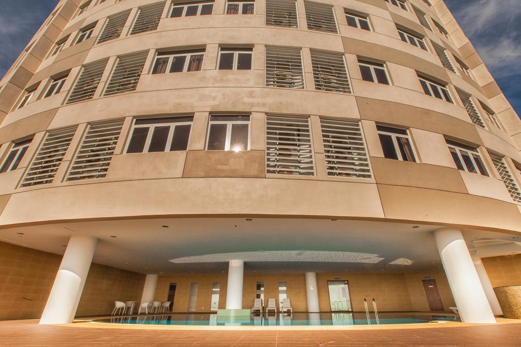 Luxfort 118 Service Suites Tanjung Tokong Exterior photo
